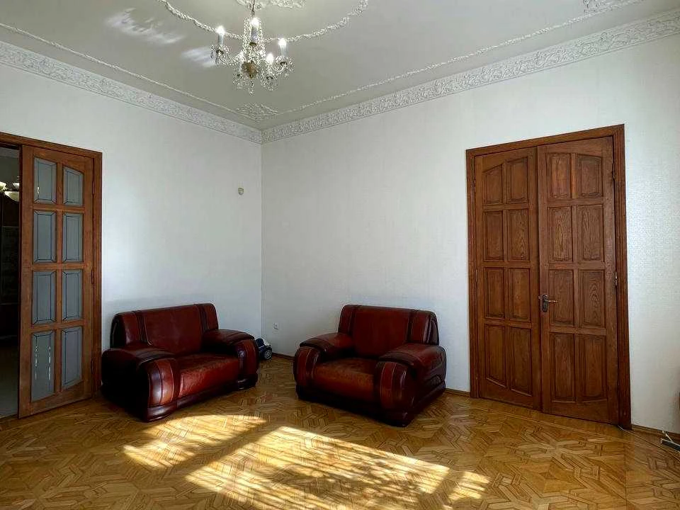 Apartment. Odessa, Kanatna st.