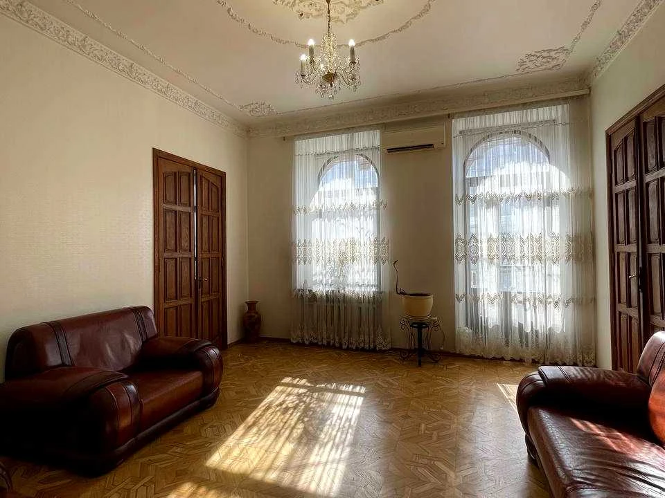 Apartment. Odessa, Kanatna st.