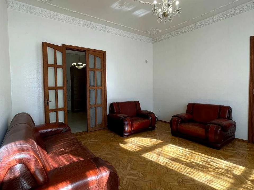 Apartment. Odessa, Kanatna st.