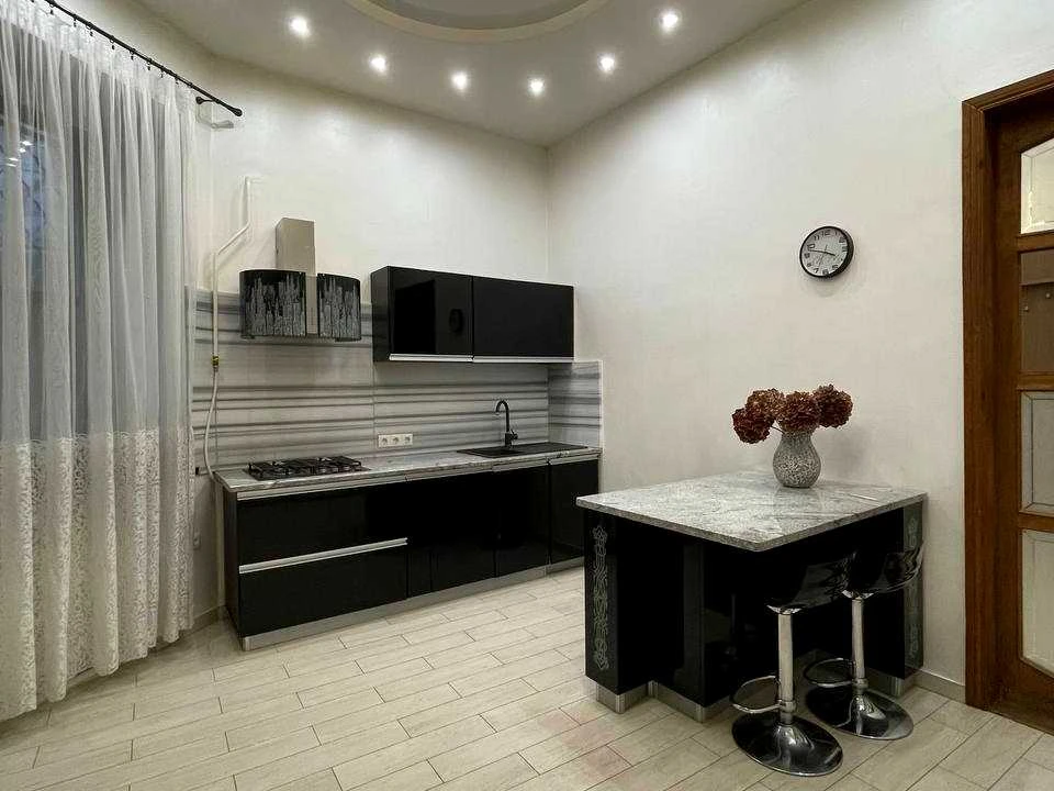 Apartment. Odessa, Kanatna st.