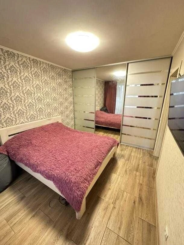 For sale 1-bedroom apartment in the Class area on Tractor Builders Street