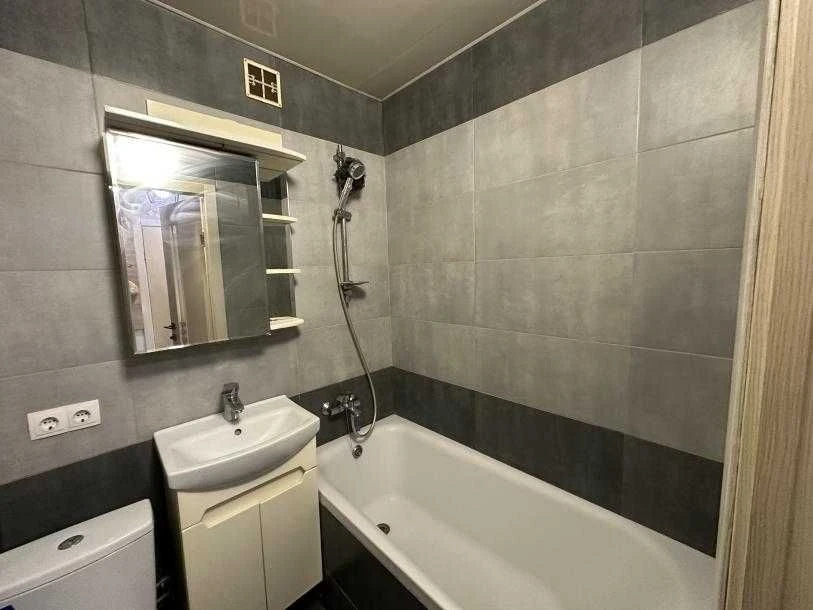 For sale 1-bedroom apartment in the Class area on Tractor Builders Street