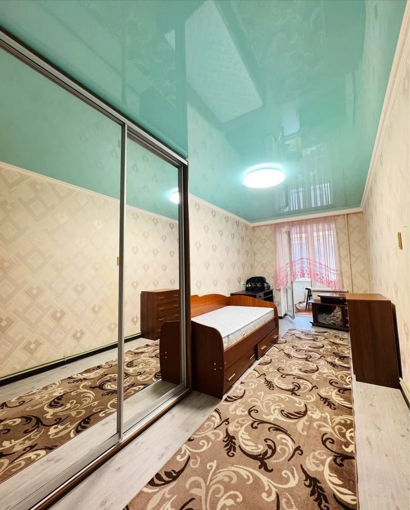 Sale of a 3-room apartment on Novomikhailovskaya