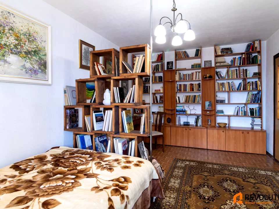 Apartment. Vyshnjakivska st.