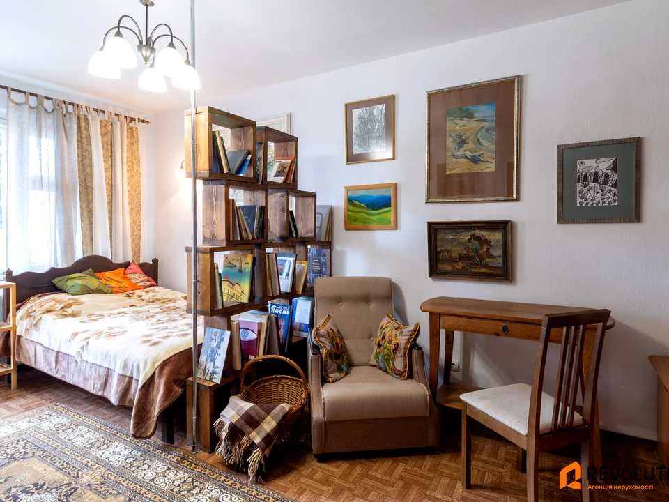 Apartment. Vyshnjakivska st.