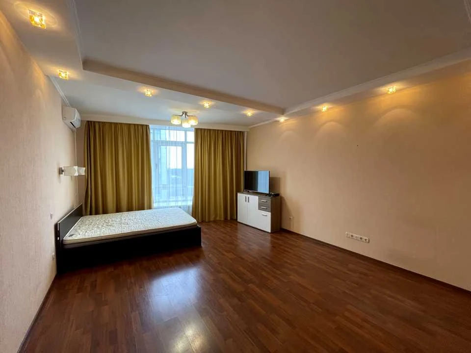 Apartment. Mykoly Ushakova st, Kyiv