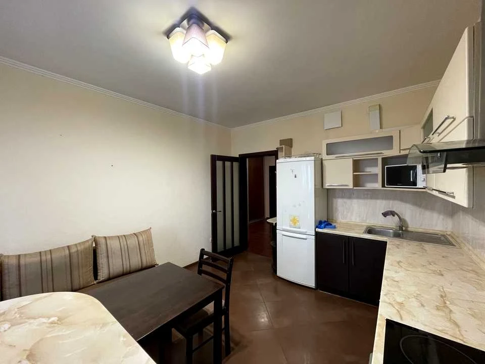 Apartment. Mykoly Ushakova st, Kyiv