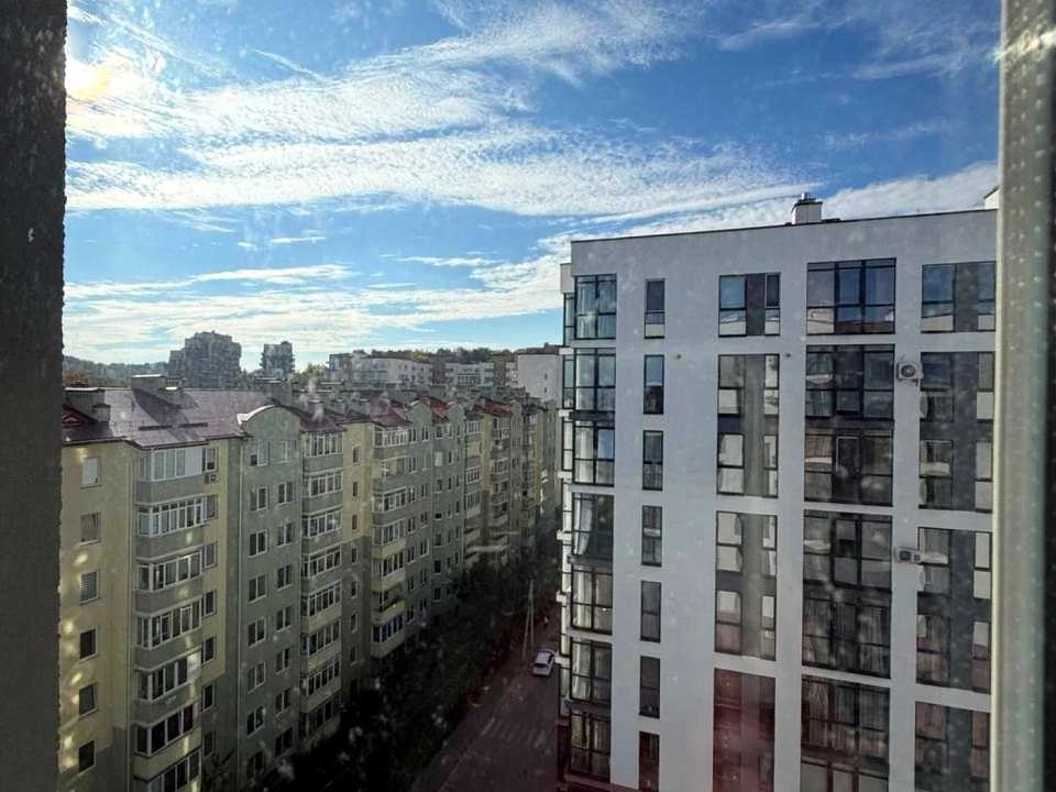 Apartment. Maloholskivska st.