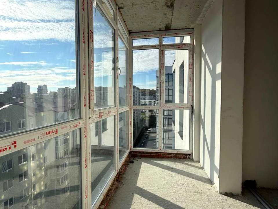 Apartment. Maloholskivska st.