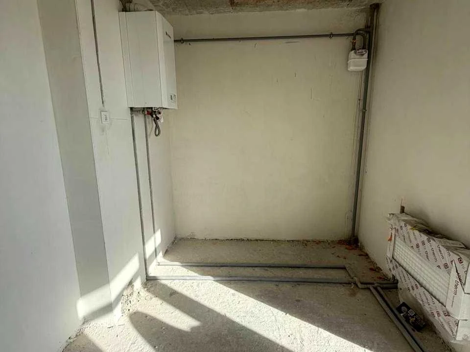 Apartment. Maloholskivska st.
