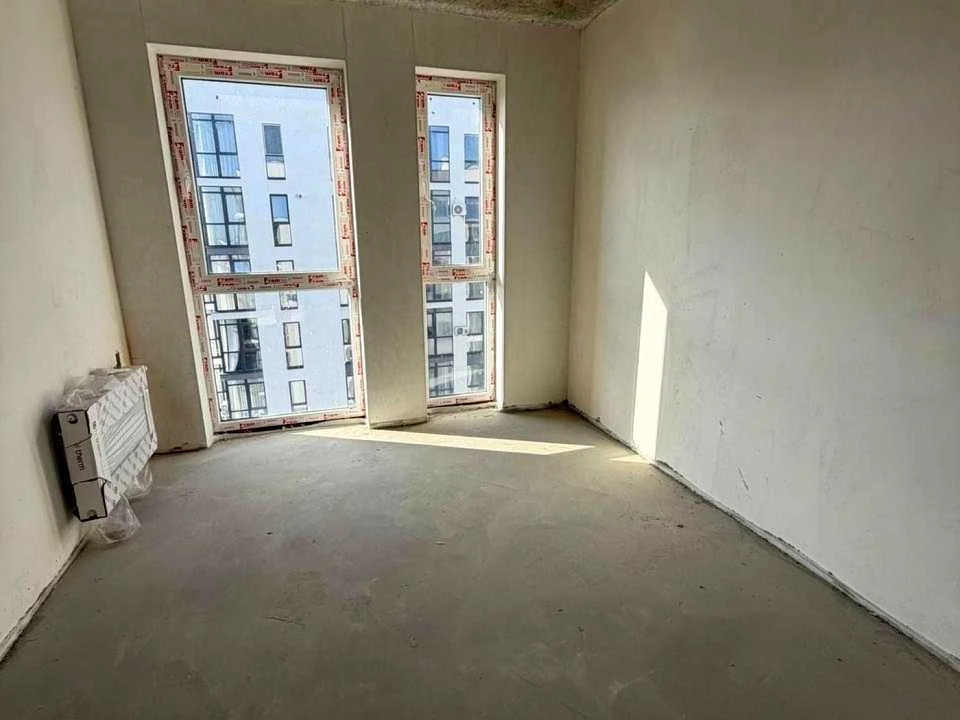 Apartment. Maloholskivska st.