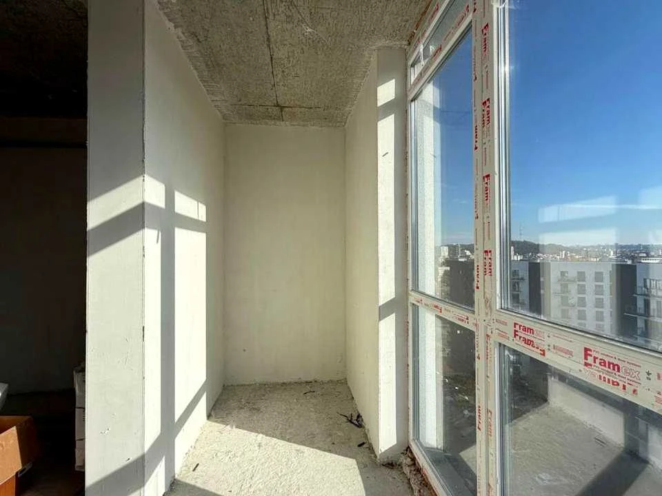 Apartment. Maloholskivska st.