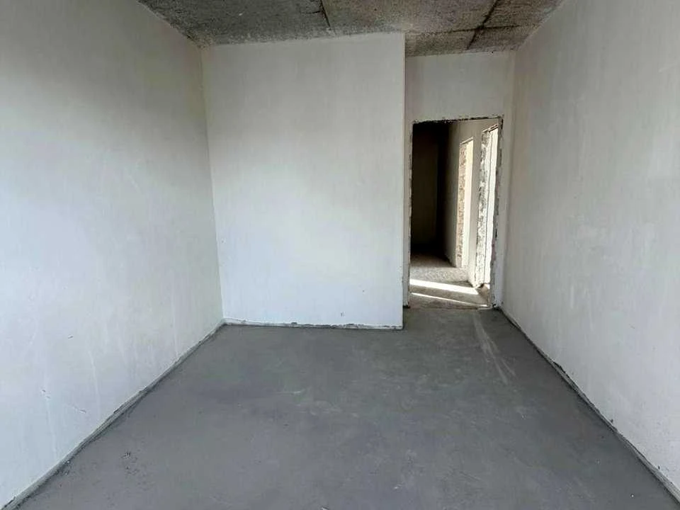 Apartment. Maloholskivska st.