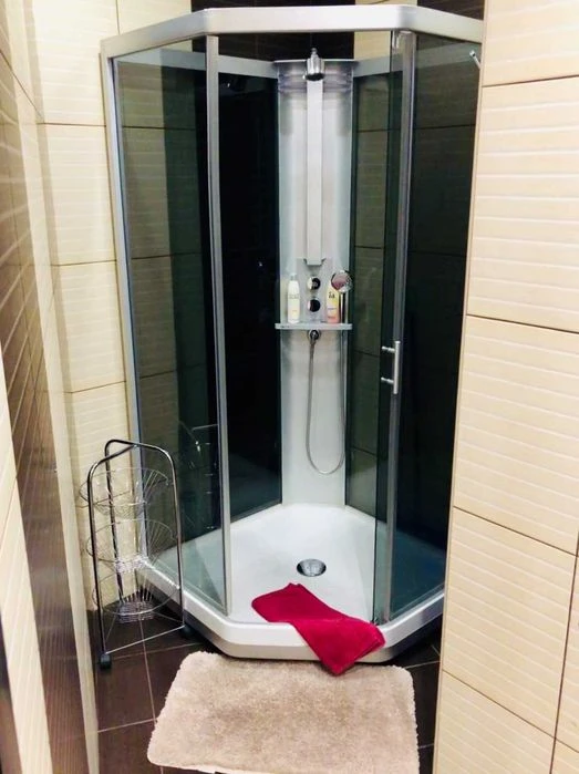 Апартаменти 65m² 11 поверх Вид на Дніпро по вул.Королеви Єли
