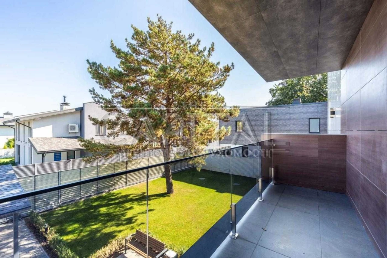Modern house on the banks of the Dnieper | Dniprodzyne district | Kyiv