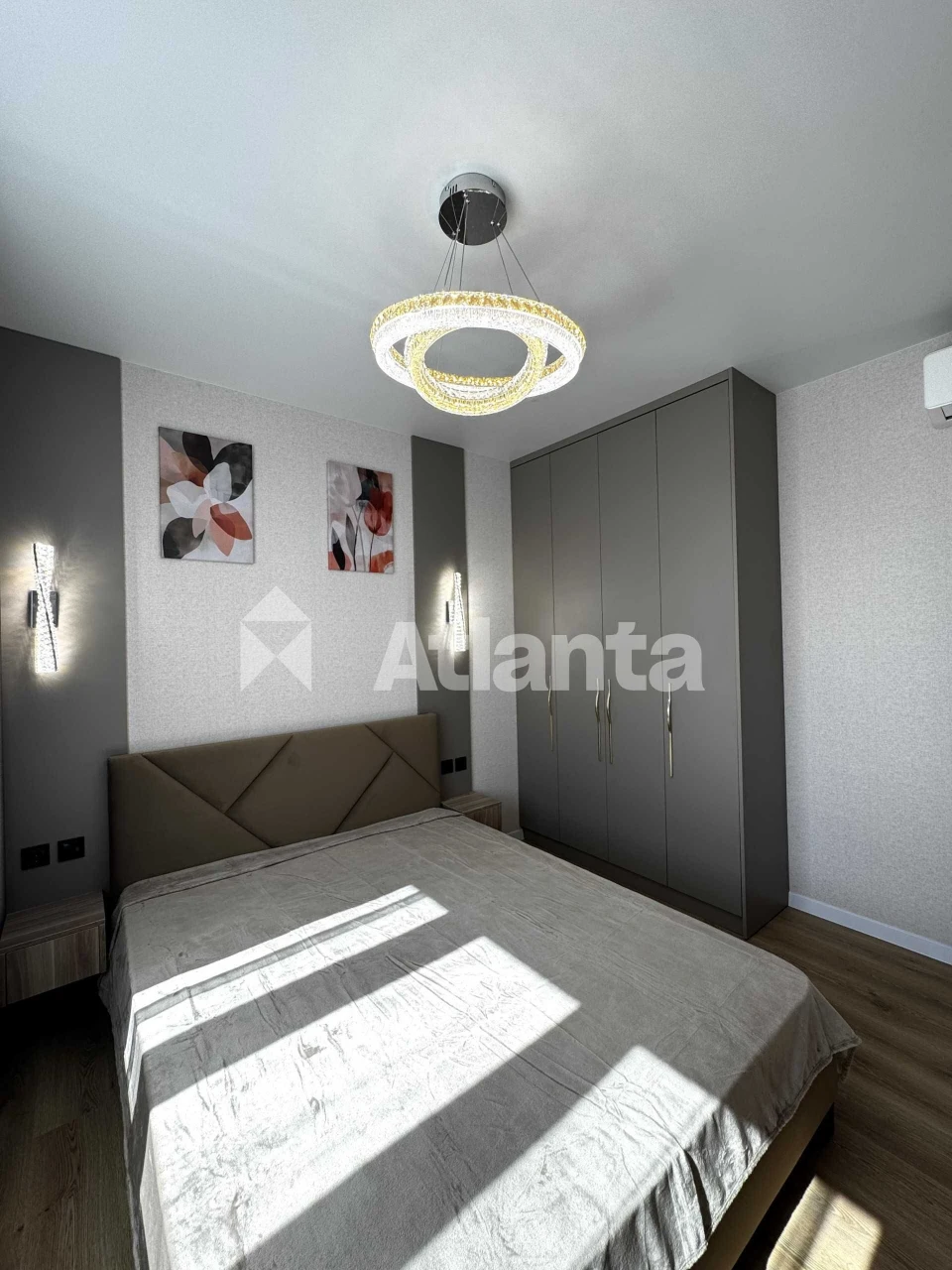 В продаже 2-комнатная квартира с ремонтом в жк Четыре Сезона
