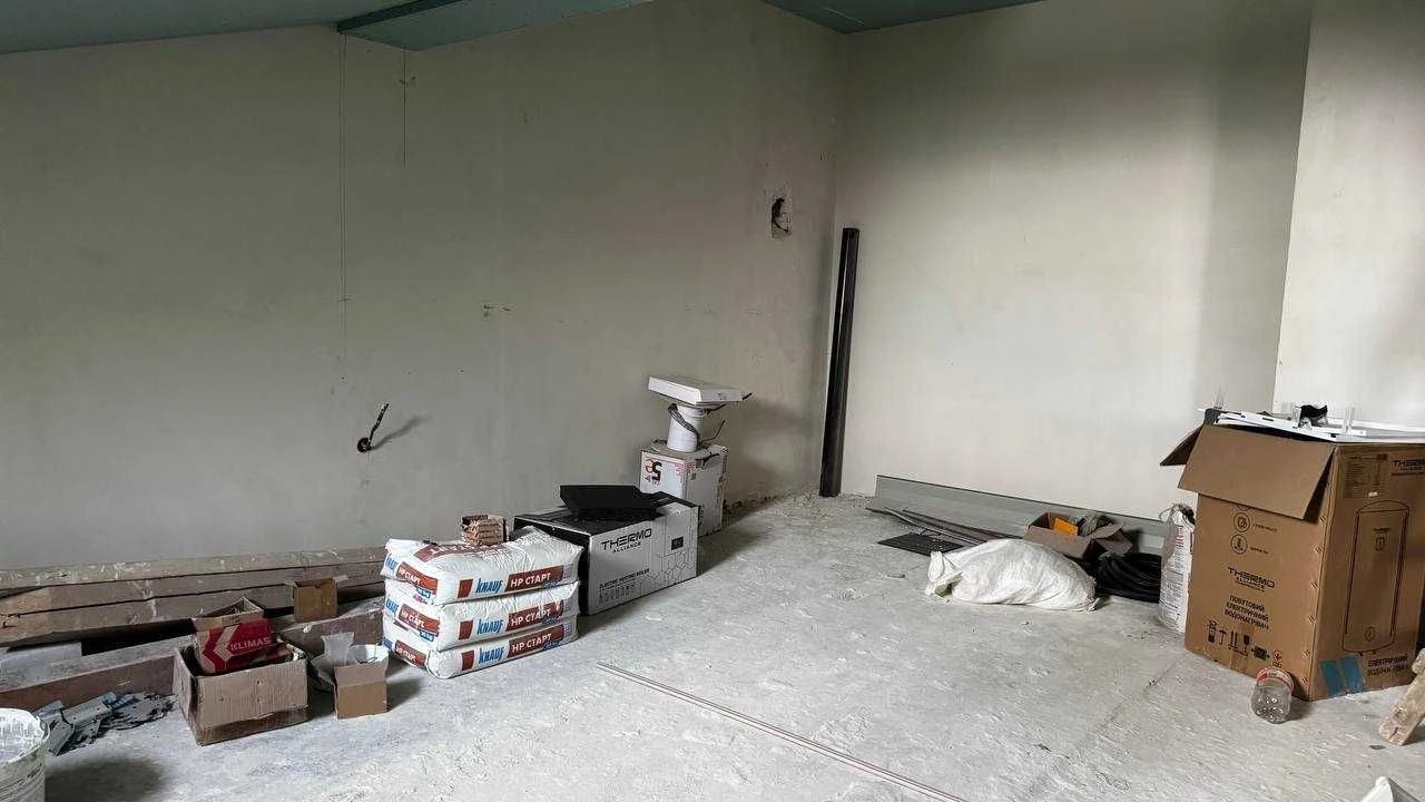 For sale, spacious 1-bedroom apartment. All finishing works completed.