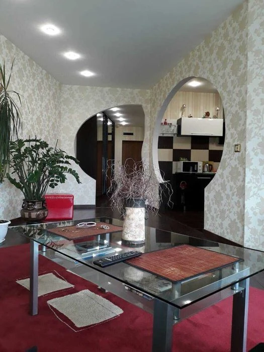 Апартаменти 65m² 11 поверх Вид на Дніпро по вул.Королеви Єли