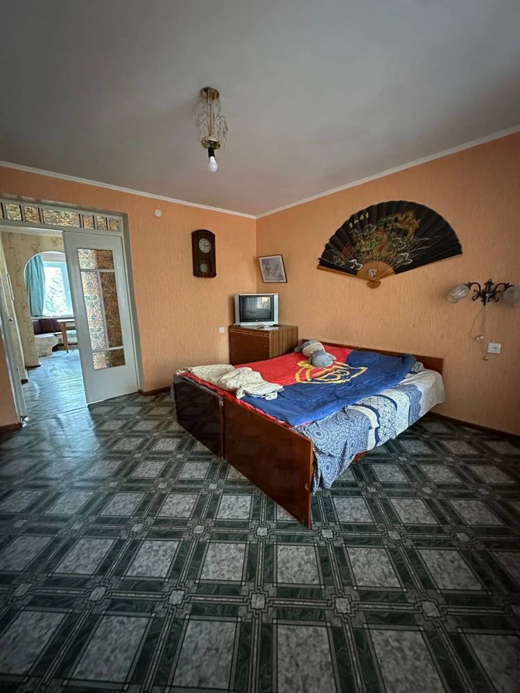 Двокімнатна квартира в смт Завалі.
