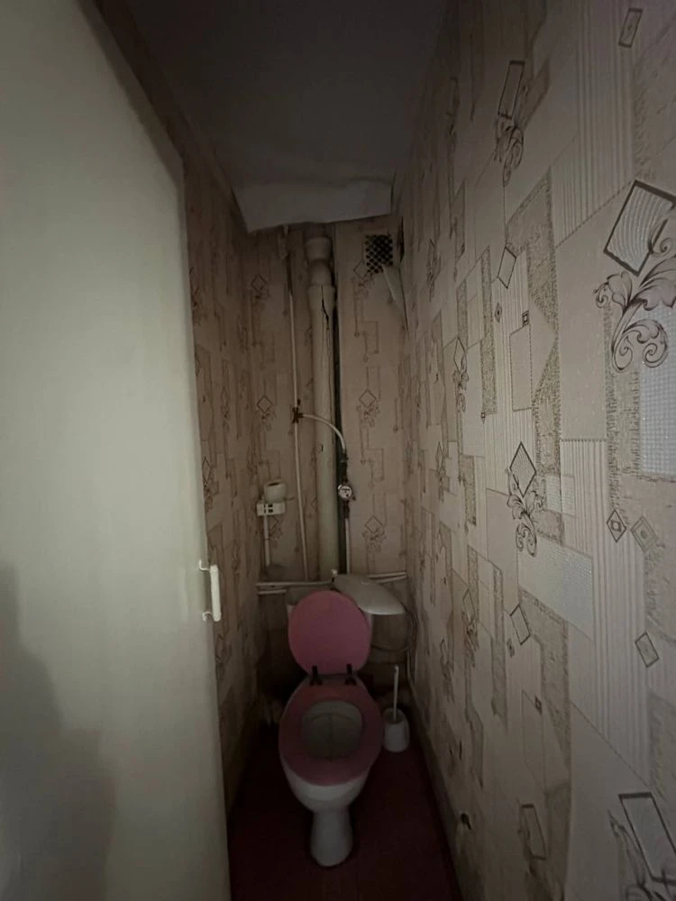Двокімнатна квартира в смт Завалі.