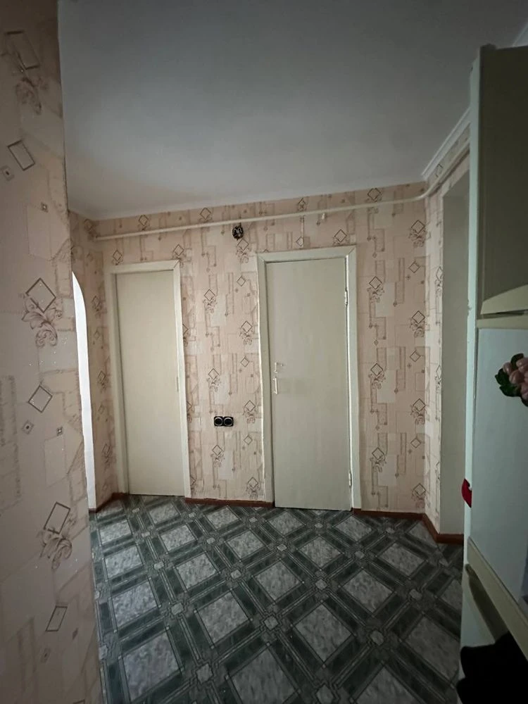 Двокімнатна квартира в смт Завалі.