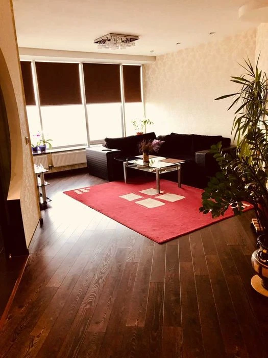 Апартаменти 65m² 11 поверх Вид на Дніпро по вул.Королеви Єли