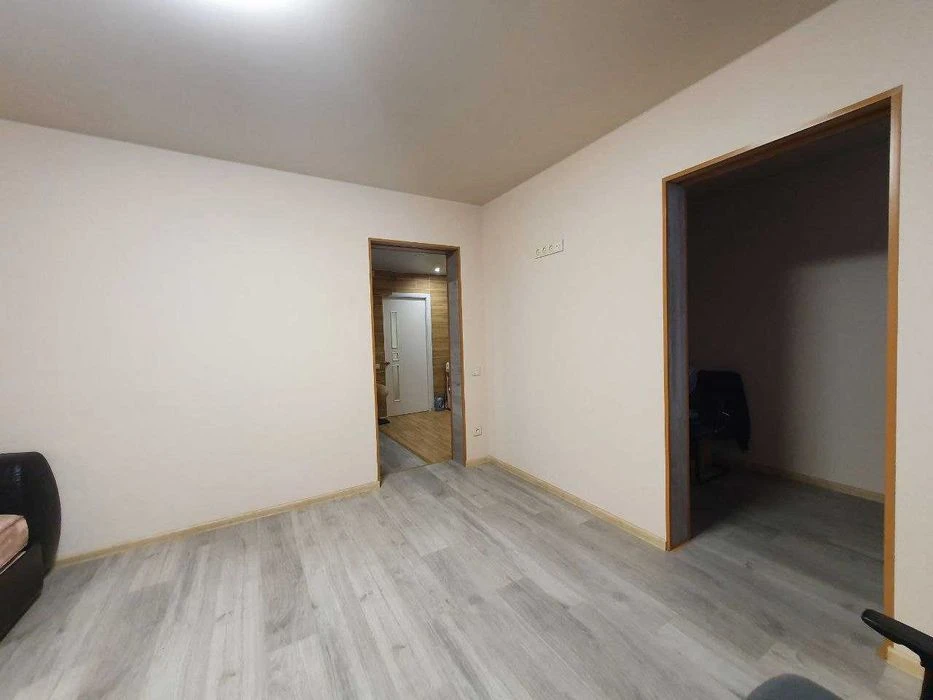 I will sell 2 rooms Center, Voskresenskaya, Starokozatskaya