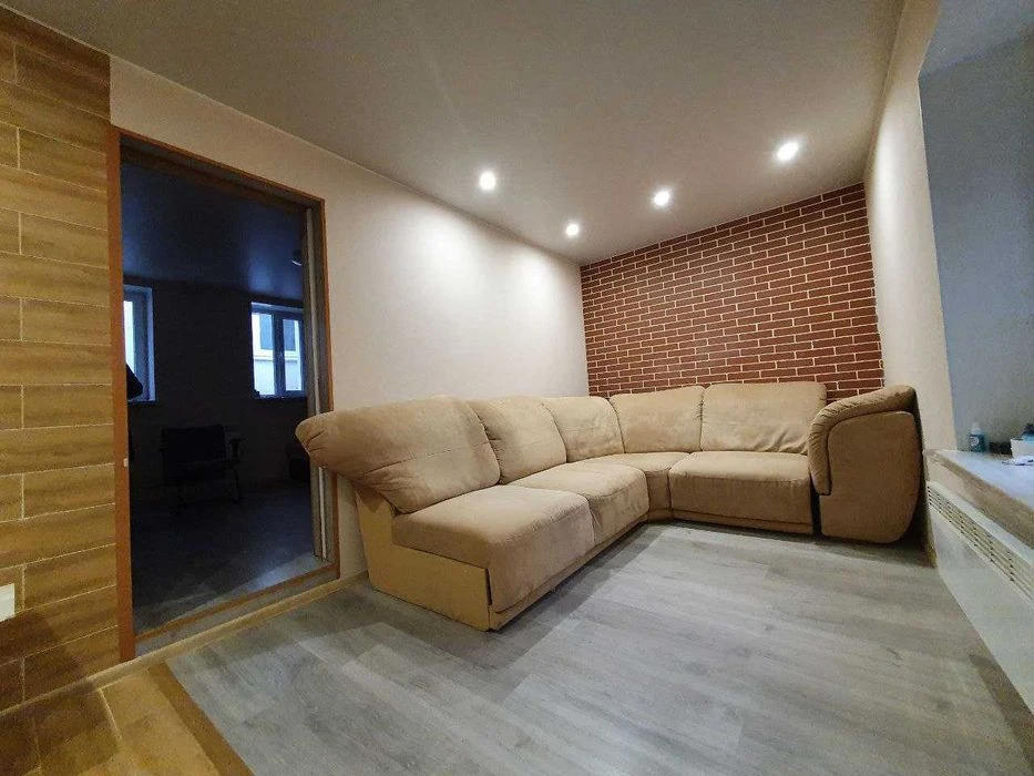 I will sell 2 rooms Center, Voskresenskaya, Starokozatskaya