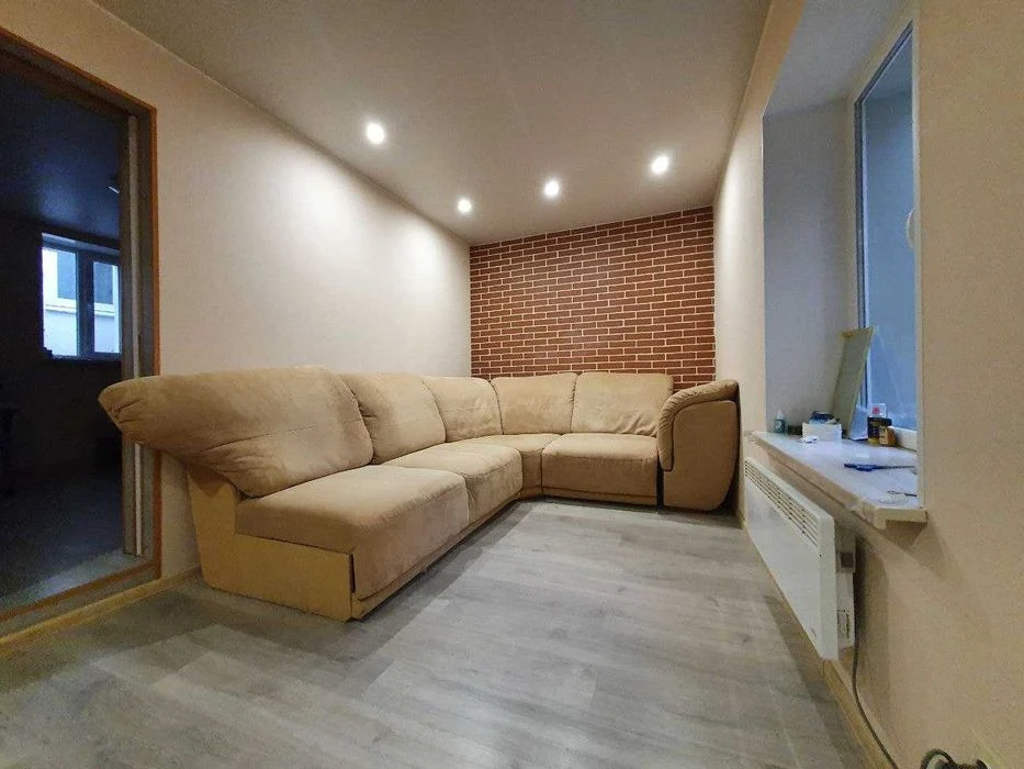 I will sell 2 rooms Center, Voskresenskaya, Starokozatskaya