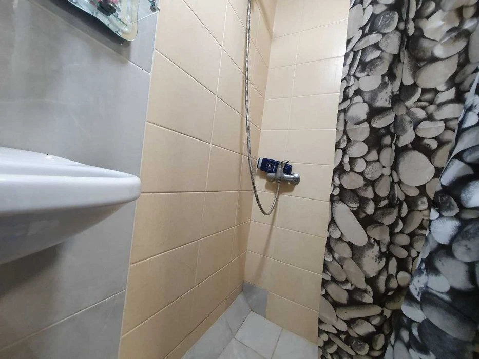 I will sell 2 rooms Center, Voskresenskaya, Starokozatskaya