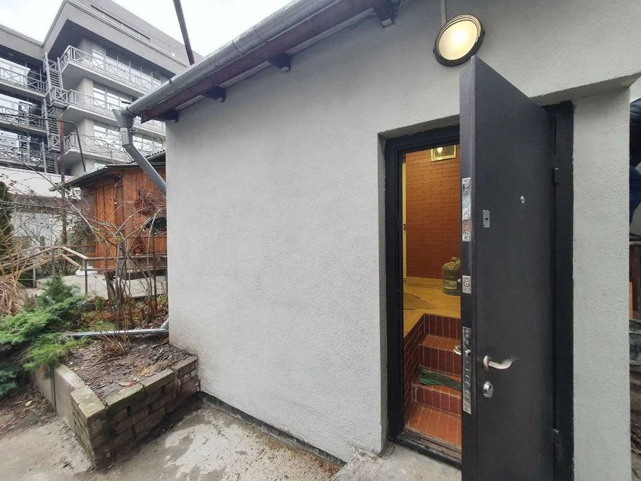 I will sell 2 rooms Center, Voskresenskaya, Starokozatskaya