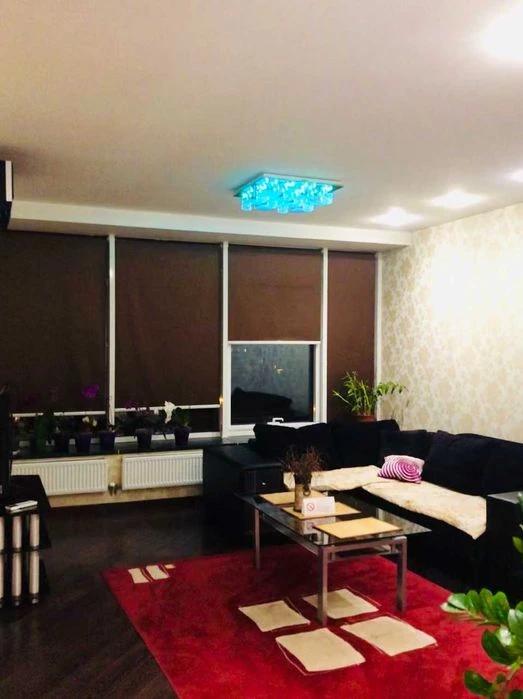 Апартаменти 65m² 11 поверх Вид на Дніпро по вул.Королеви Єли
