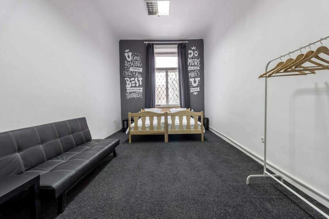 5-room apartment for sale in an Austrian building - CENTER OF LWO