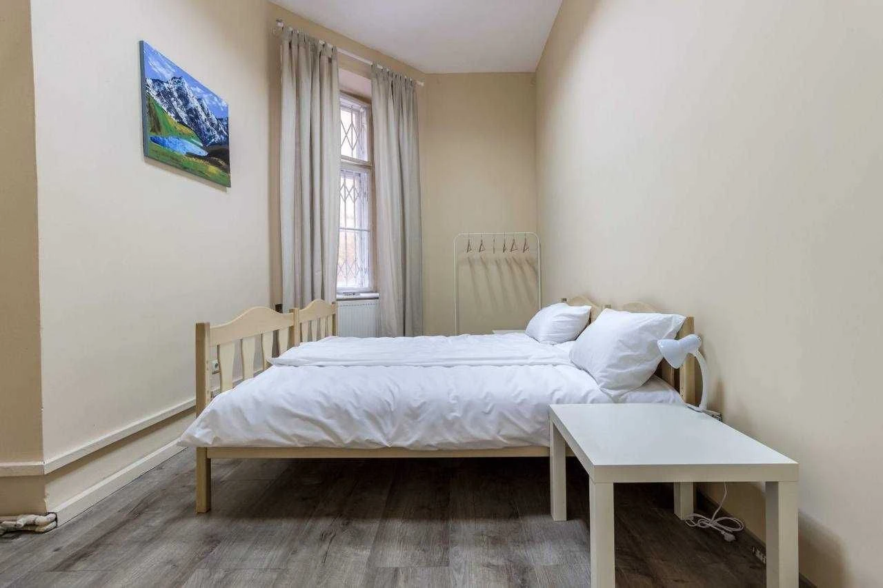 5-room apartment for sale in an Austrian building - CENTER OF LWO