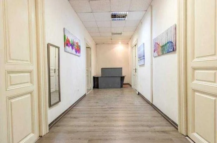 5-room apartment for sale in an Austrian building - CENTER OF LWO