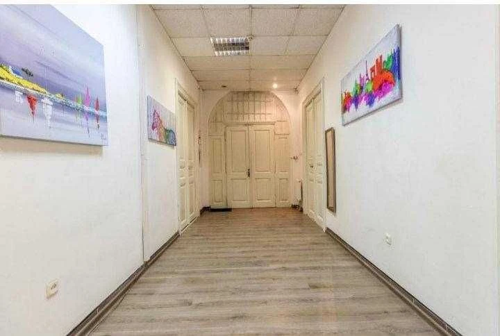 5-room apartment for sale in an Austrian building - CENTER OF LWO