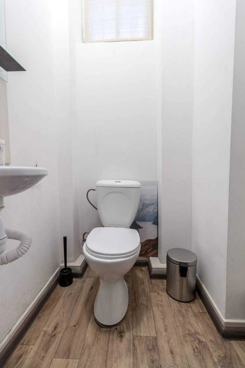 5-room apartment for sale in an Austrian building - CENTER OF LWO