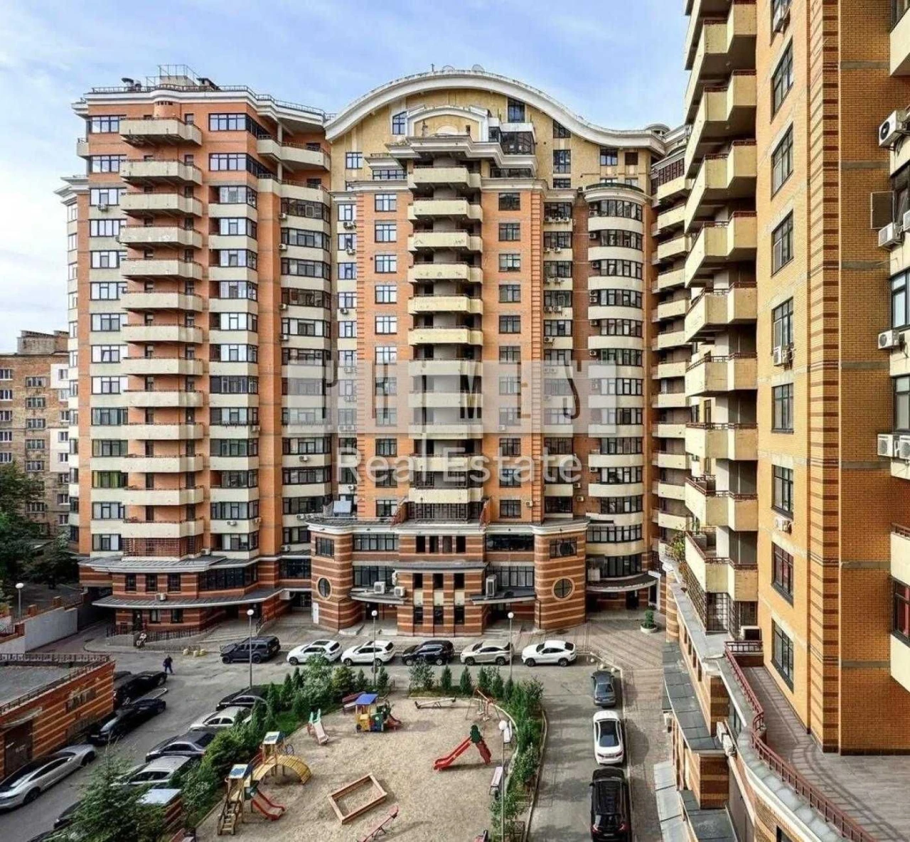 Продажа 3-комнатной квартиры 124 м² в центре Печерск, бульвар Леси Украинки, 7б