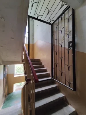 Продам 2 комнатная гостинка метро 23 Августа. Павлово Поле.