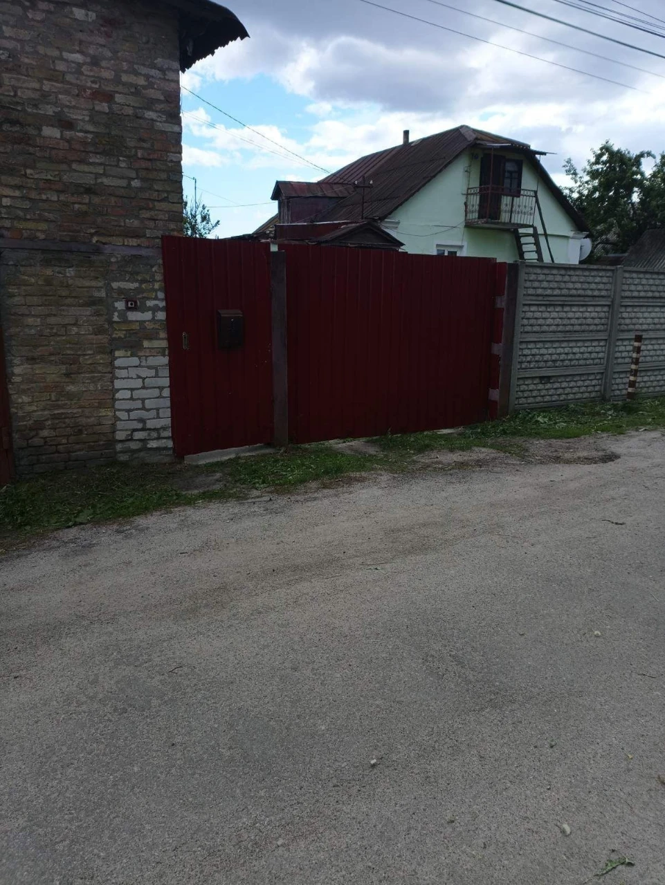В оренду в Києві, Дарницький район, цегла