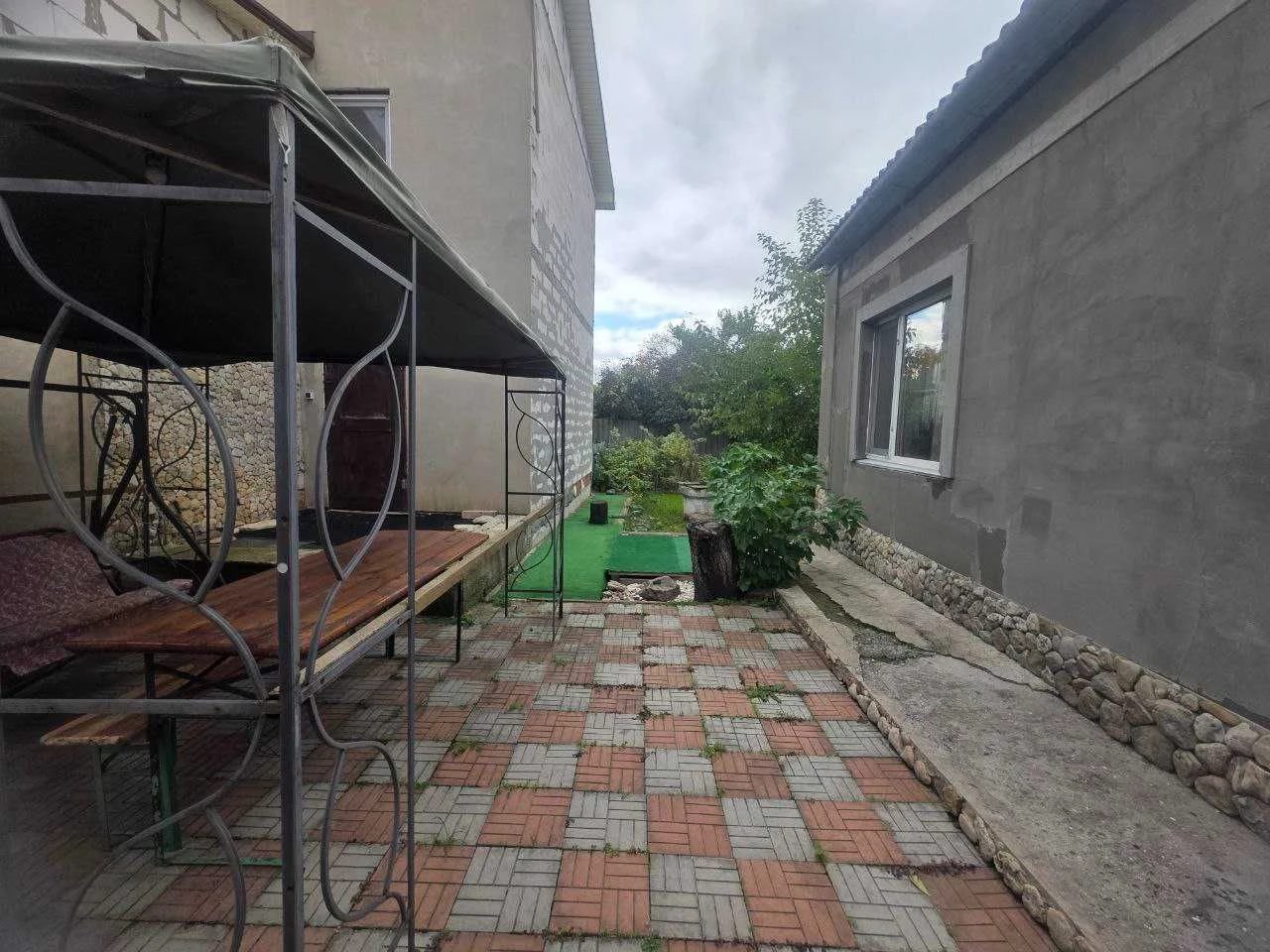 For Sale: 2-Story House on Slobidka!