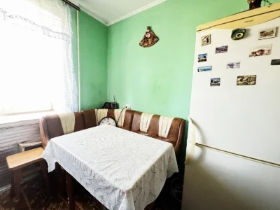 Sale of a 4-room apartment on P. Mira. Certificate. Furniture. Tech.