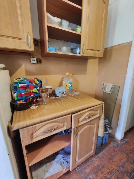 Продам 2 комнатная гостинка метро 23 Августа. Павлово Поле.