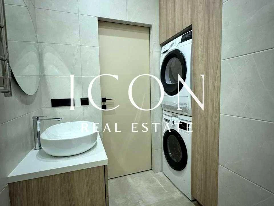Apartment. Novopechersky Prospekt