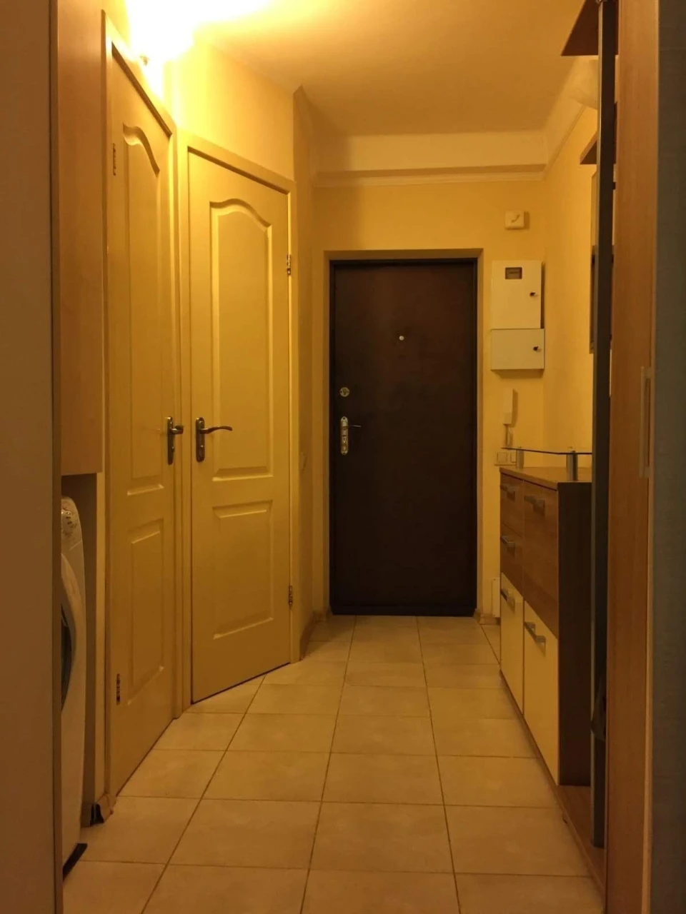 Spacious 2-bedroom apartment for rent on Raisa Okipna Street