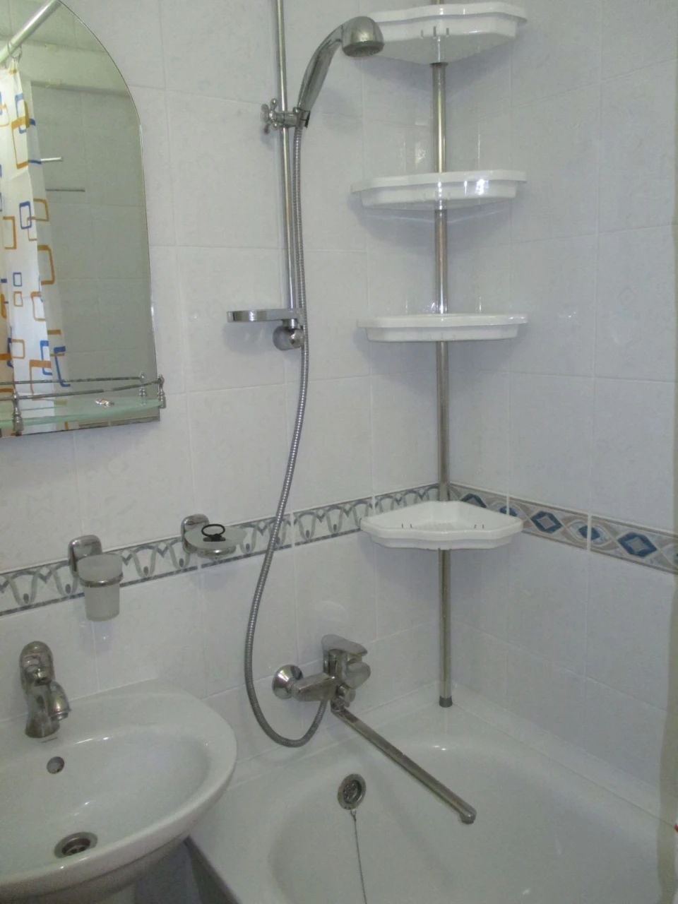 Spacious 2-bedroom apartment for rent on Raisa Okipna Street