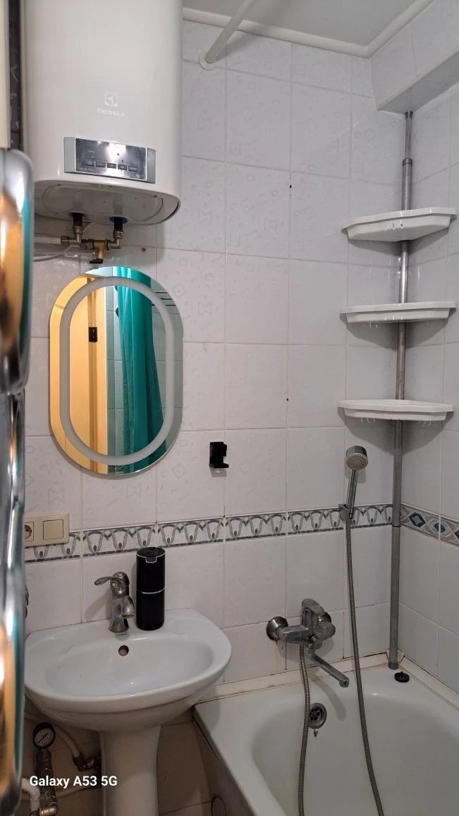 Spacious 2-bedroom apartment for rent on Raisa Okipna Street