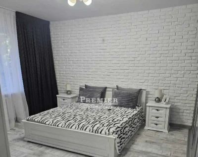 3-кімнатна квартира, 75 кв.м, капітальний ремонт. Кримський