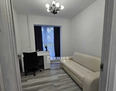 3-кімнатна квартира, 75 кв.м, капітальний ремонт. Кримський