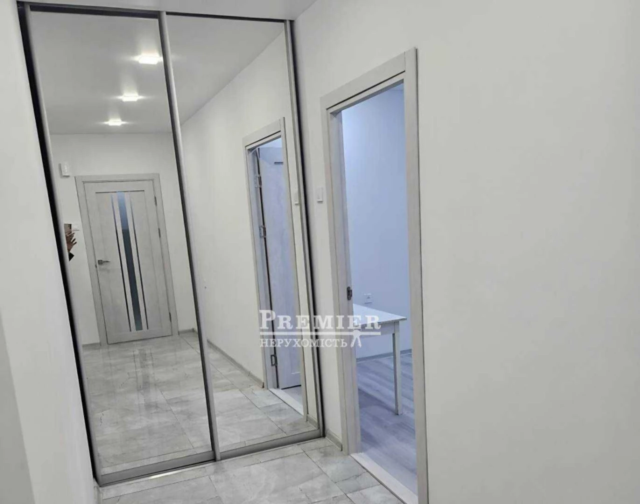 3-кімнатна квартира, 75 кв.м, капітальний ремонт. Кримський